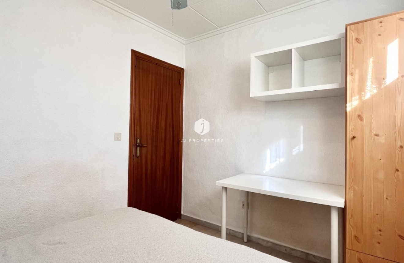 Resale - Chalet -
Torrevieja - Costa Blanca