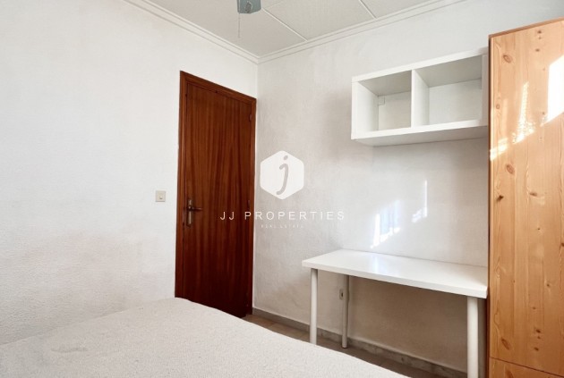 Resale - Chalet -
Torrevieja - Costa Blanca