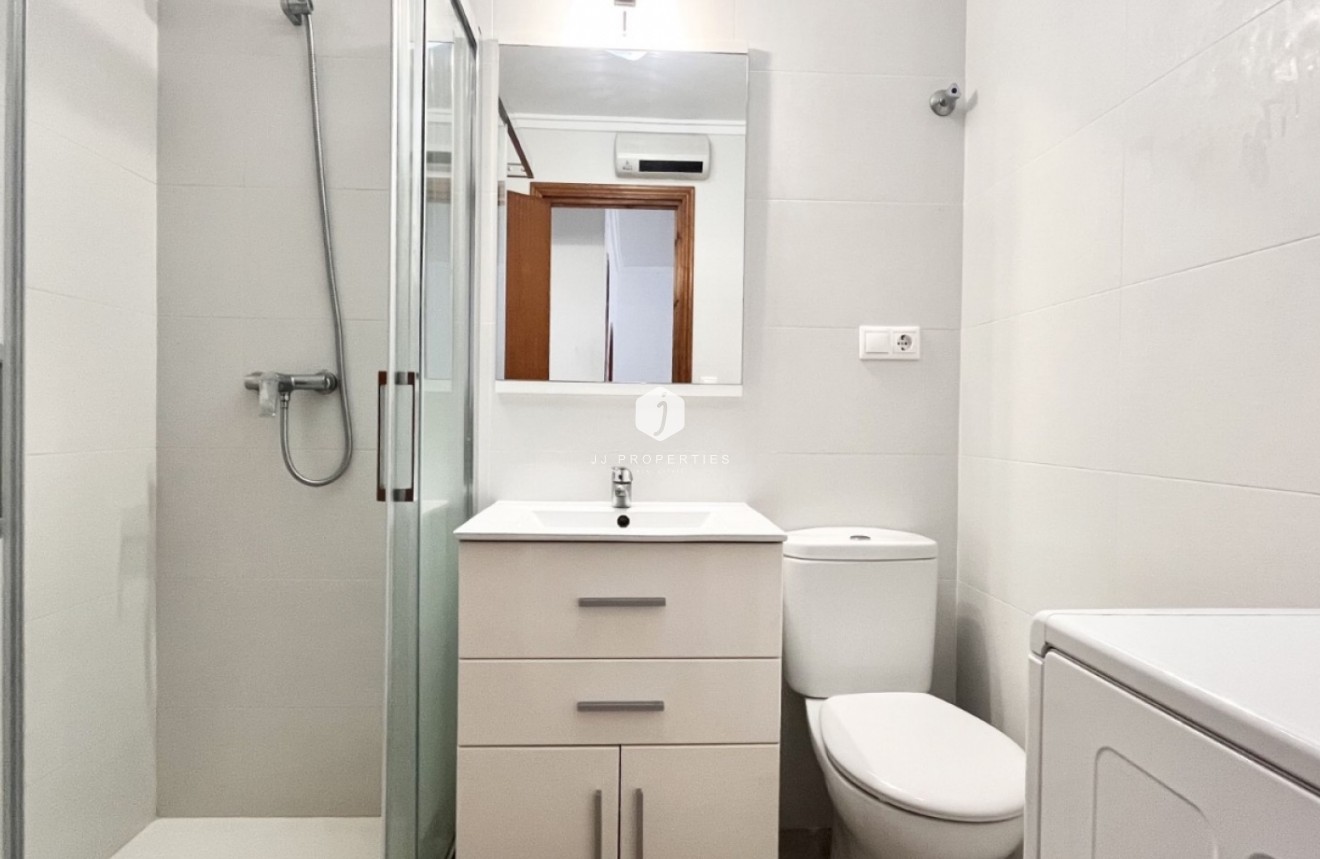 Resale - Chalet -
Torrevieja - Costa Blanca