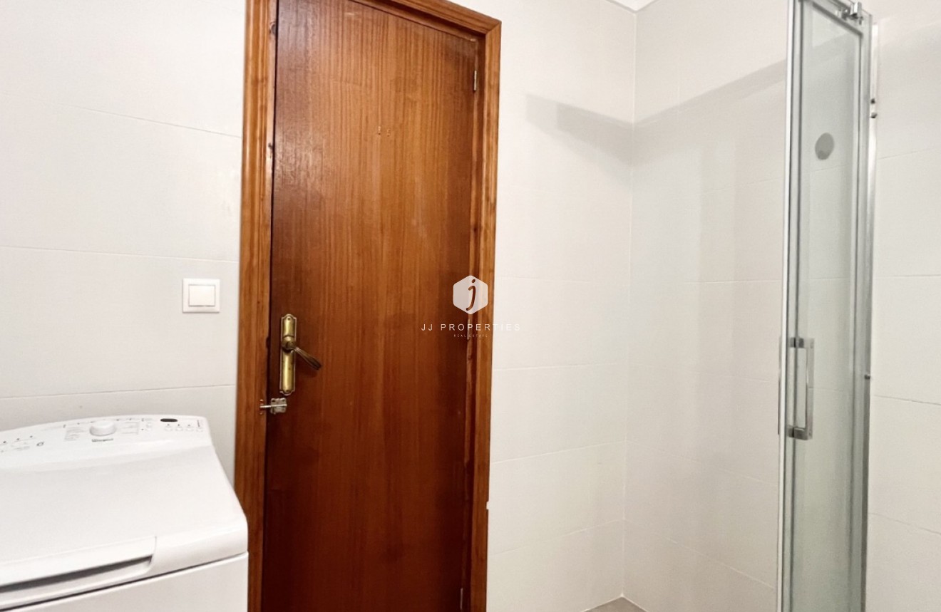 Resale - Chalet -
Torrevieja - Costa Blanca