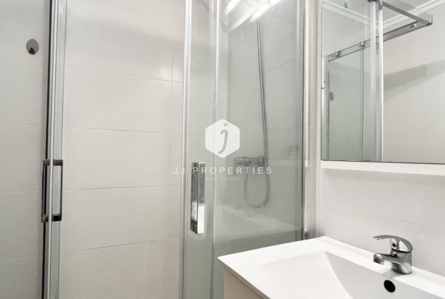 Resale - Chalet -
Torrevieja - Costa Blanca