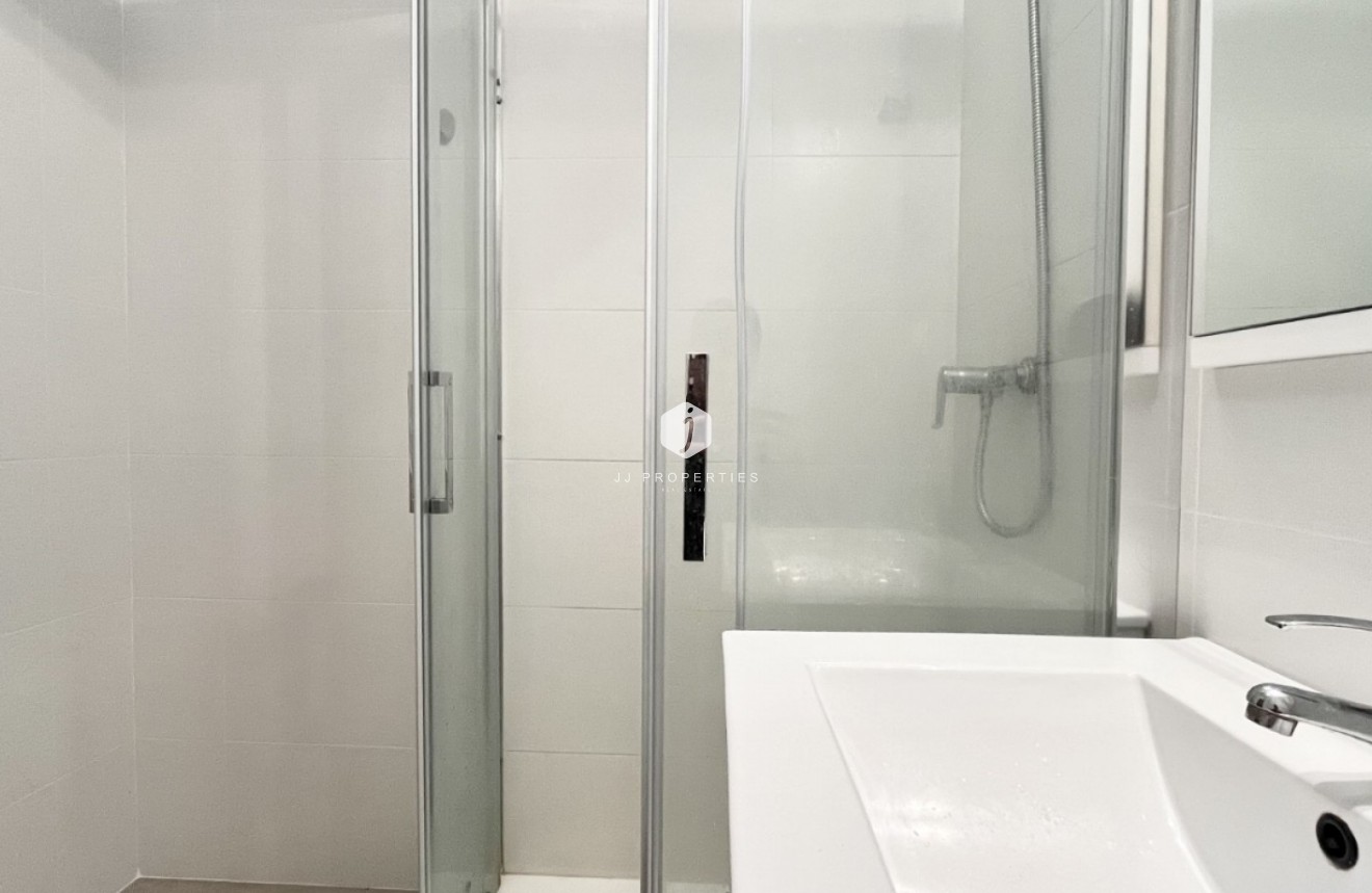 Resale - Chalet -
Torrevieja - Costa Blanca