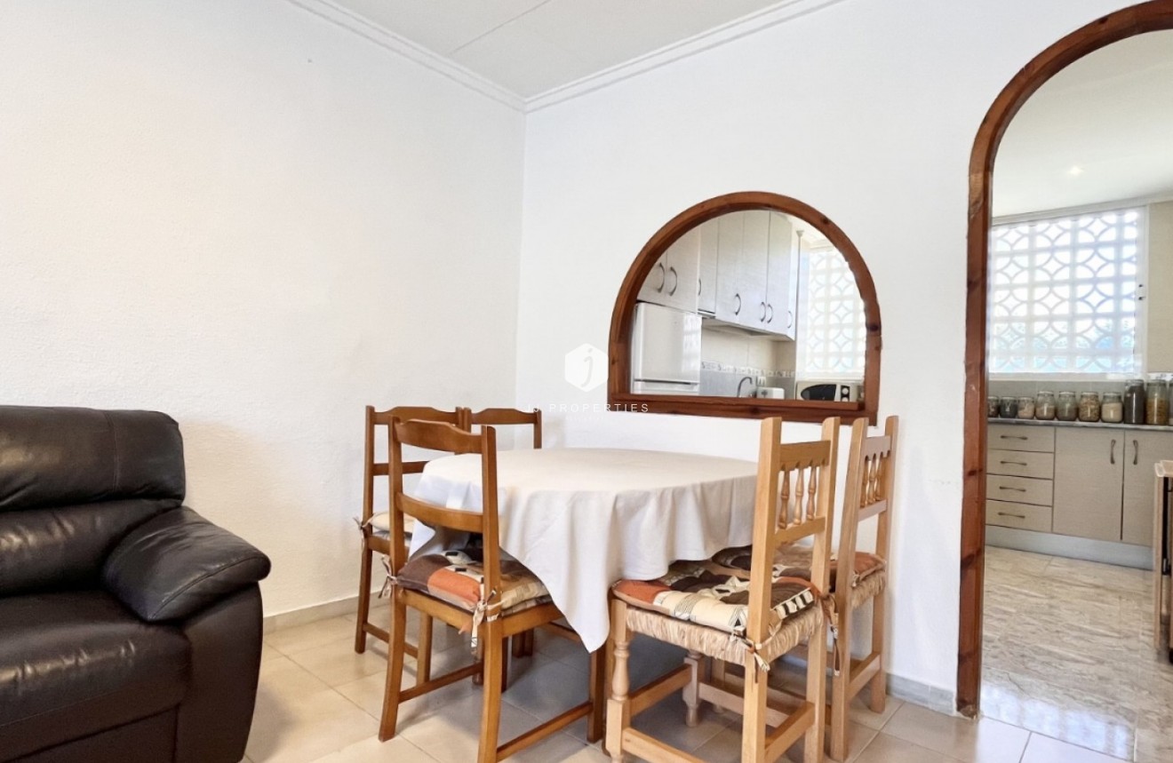 Resale - Chalet -
Torrevieja - Costa Blanca