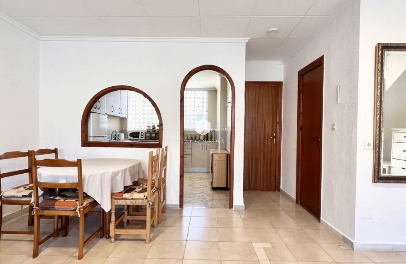 Resale - Chalet -
Torrevieja - Costa Blanca