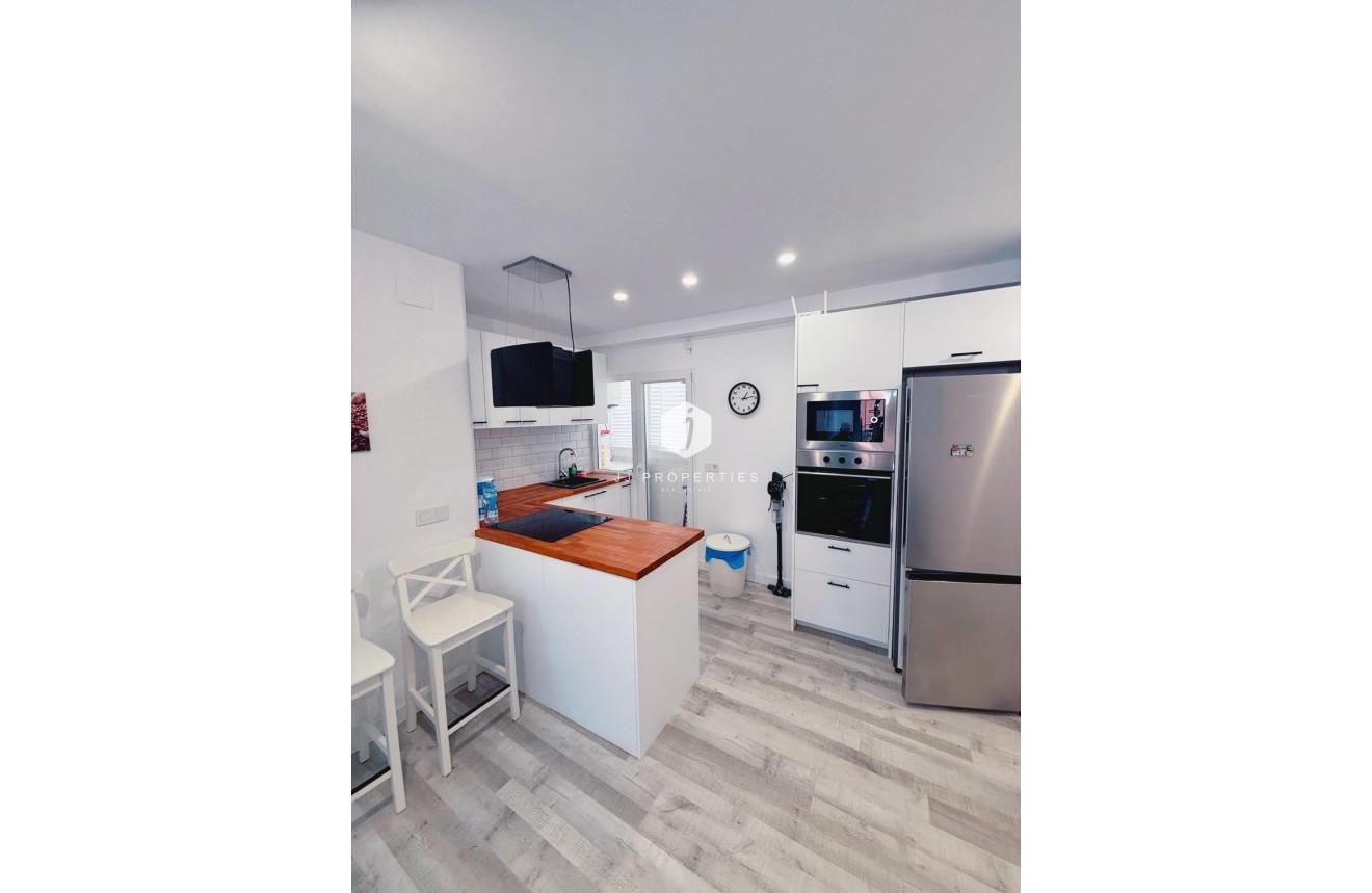 D'occasion - Appartement -
Torrevieja - Playa del Cura