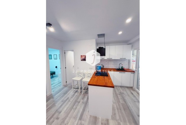 D'occasion - Appartement -
Torrevieja - Playa del Cura