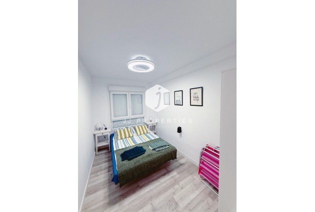 D'occasion - Appartement -
Torrevieja - Playa del Cura