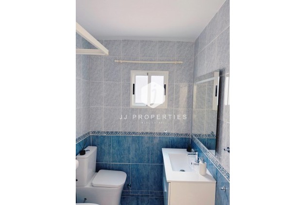 D'occasion - Appartement -
Torrevieja - Playa del Cura