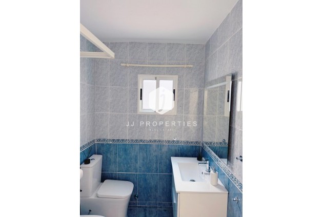 D'occasion - Appartement -
Torrevieja - Playa del Cura