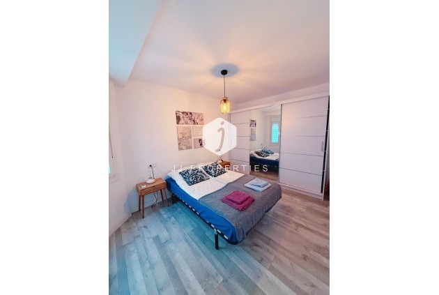 D'occasion - Appartement -
Torrevieja - Playa del Cura