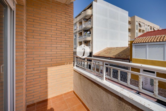 Resale - Apartment / flat -
Torrevieja - Centro