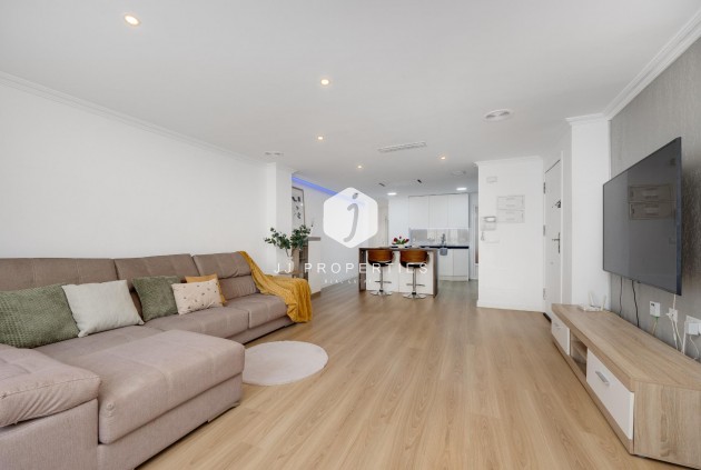 Resale - Apartment / flat -
Torrevieja - Centro