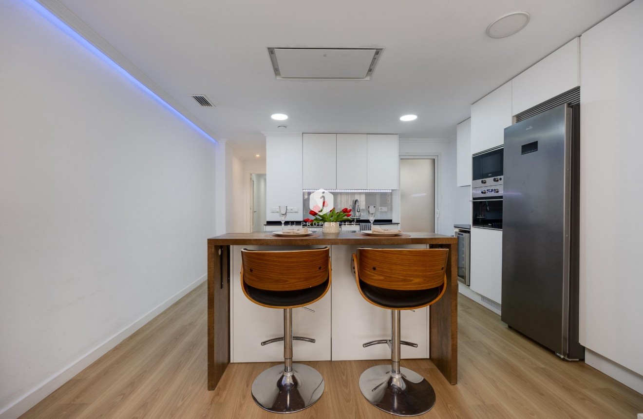 Resale - Apartment / flat -
Torrevieja - Centro