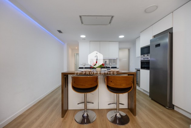 Resale - Apartment / flat -
Torrevieja - Centro