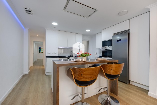 Resale - Apartment / flat -
Torrevieja - Centro