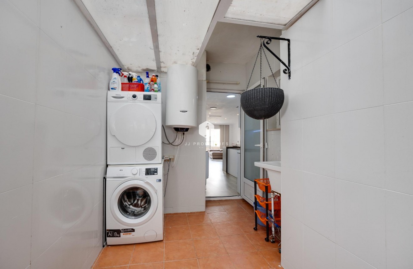 Resale - Apartment / flat -
Torrevieja - Centro