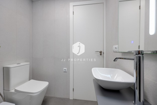 Resale - Apartment / flat -
Torrevieja - Centro