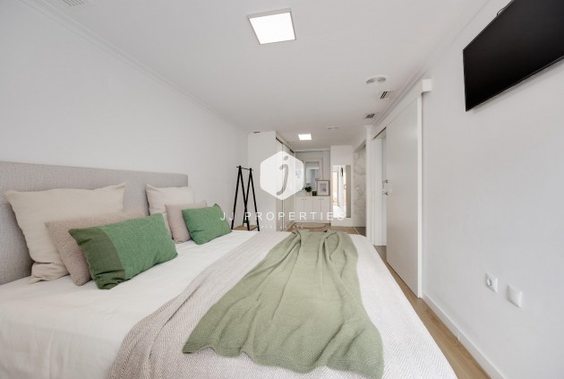 Resale - Apartment / flat -
Torrevieja - Centro