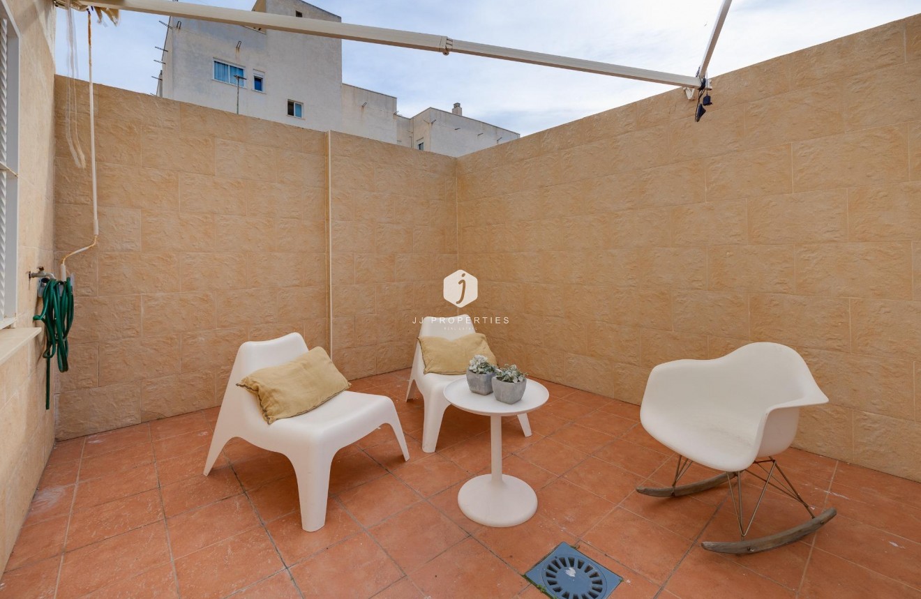 Resale - Apartment / flat -
Torrevieja - Centro