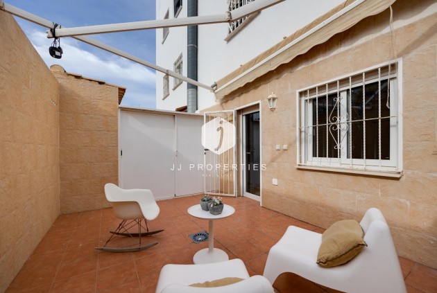 Resale - Apartment / flat -
Torrevieja - Centro
