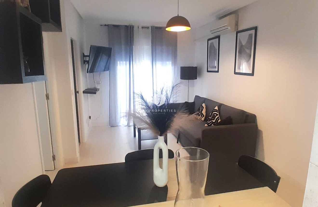 Resale - Apartment / flat -
Torrevieja - Centro