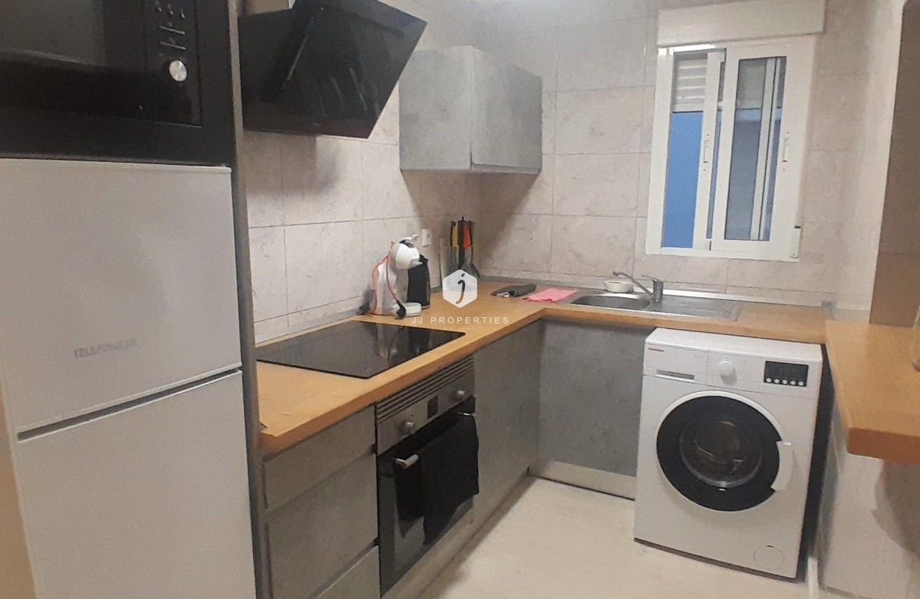 Resale - Apartment / flat -
Torrevieja - Centro