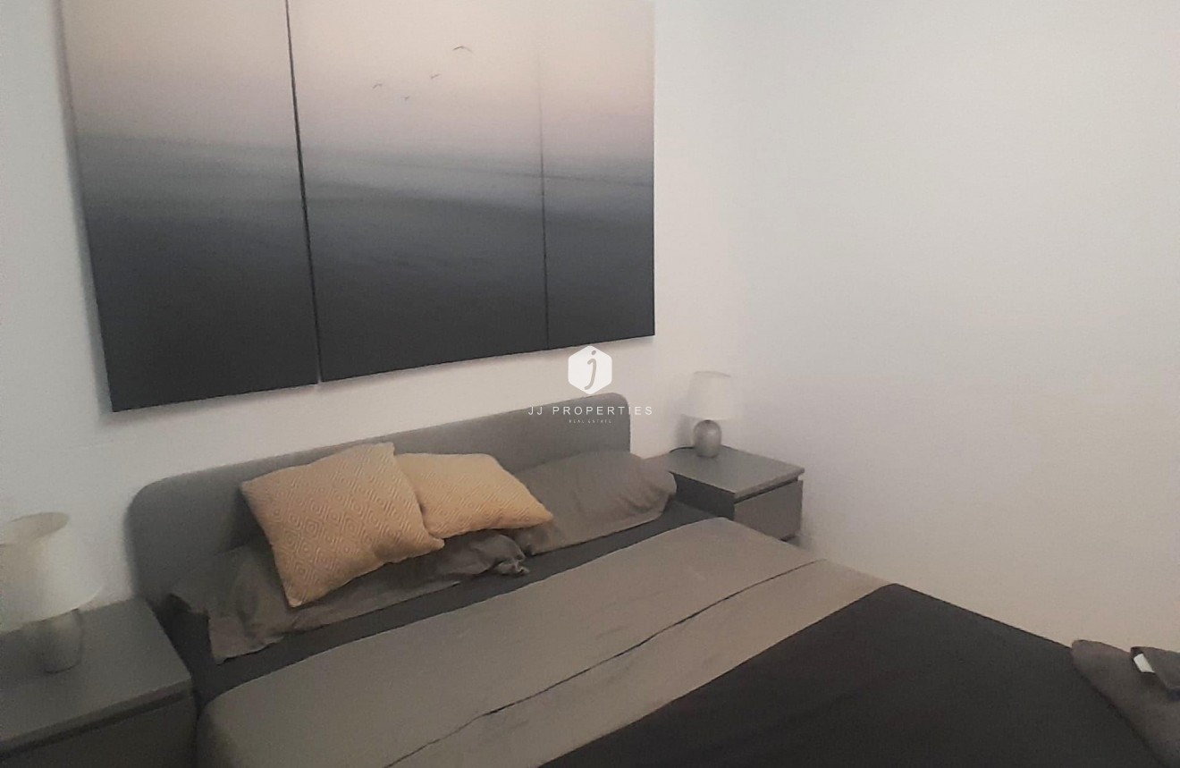 Resale - Apartment / flat -
Torrevieja - Centro