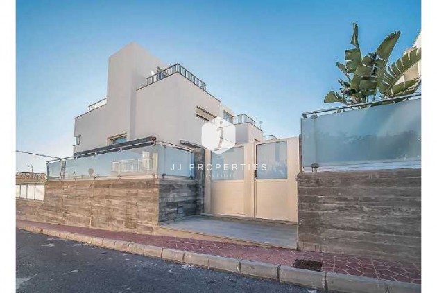 Resale - Chalet -
Guardamar del Segura - Costa Blanca