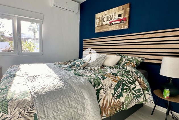 Resale - Villa -
Rojales - Inland