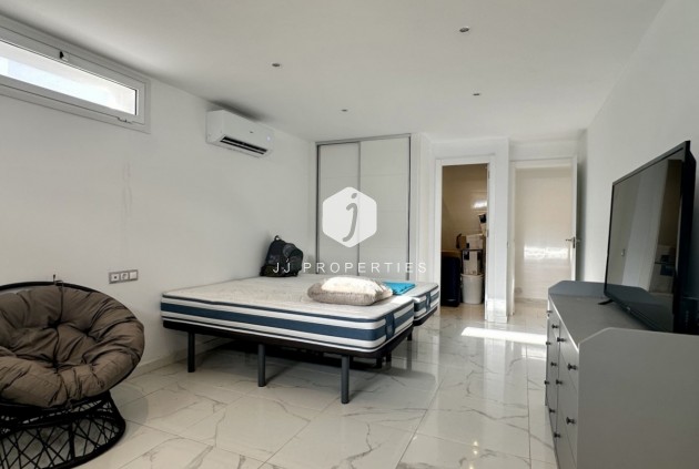 Resale - Villa -
Rojales - Inland