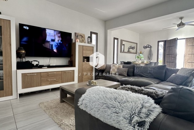 Resale - Villa -
Rojales - Inland