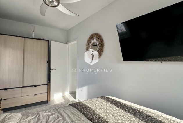 Resale - Villa -
Rojales - Inland