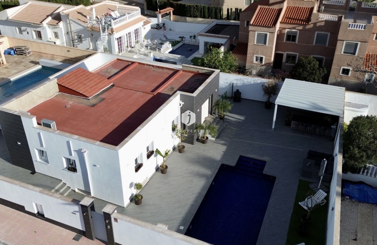 Resale - Villa -
Rojales - Inland