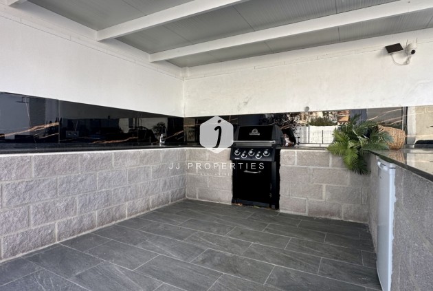 Resale - Villa -
Rojales - Inland