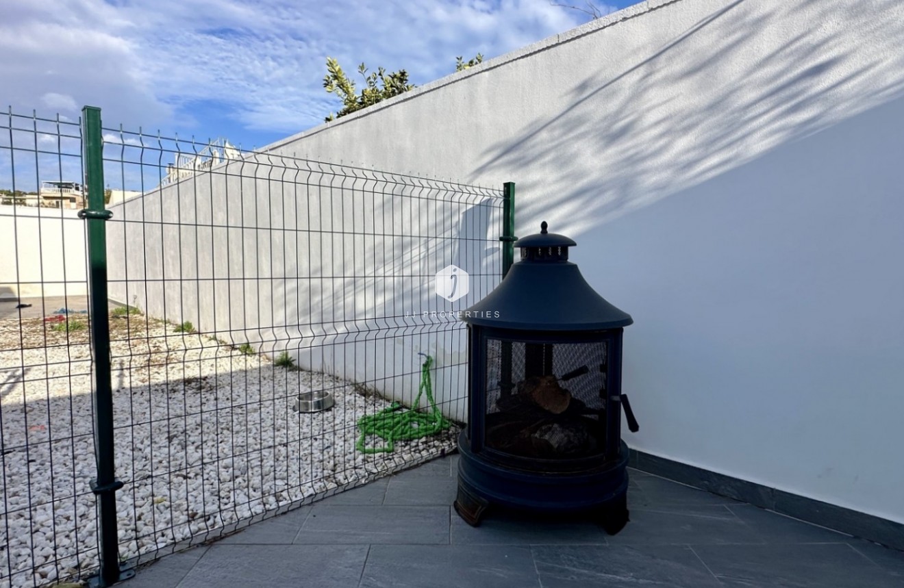 Resale - Villa -
Rojales - Inland