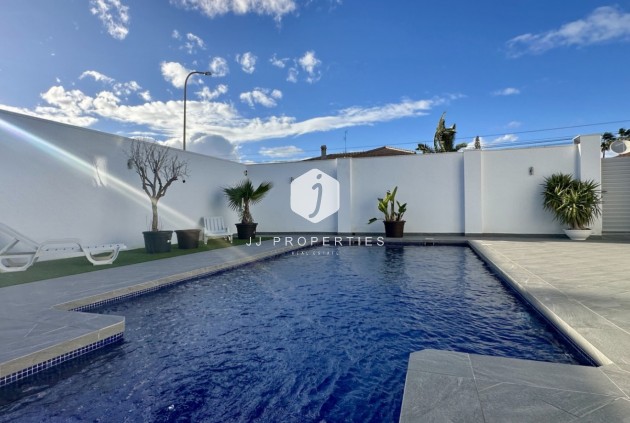 Resale - Villa -
Rojales - Inland