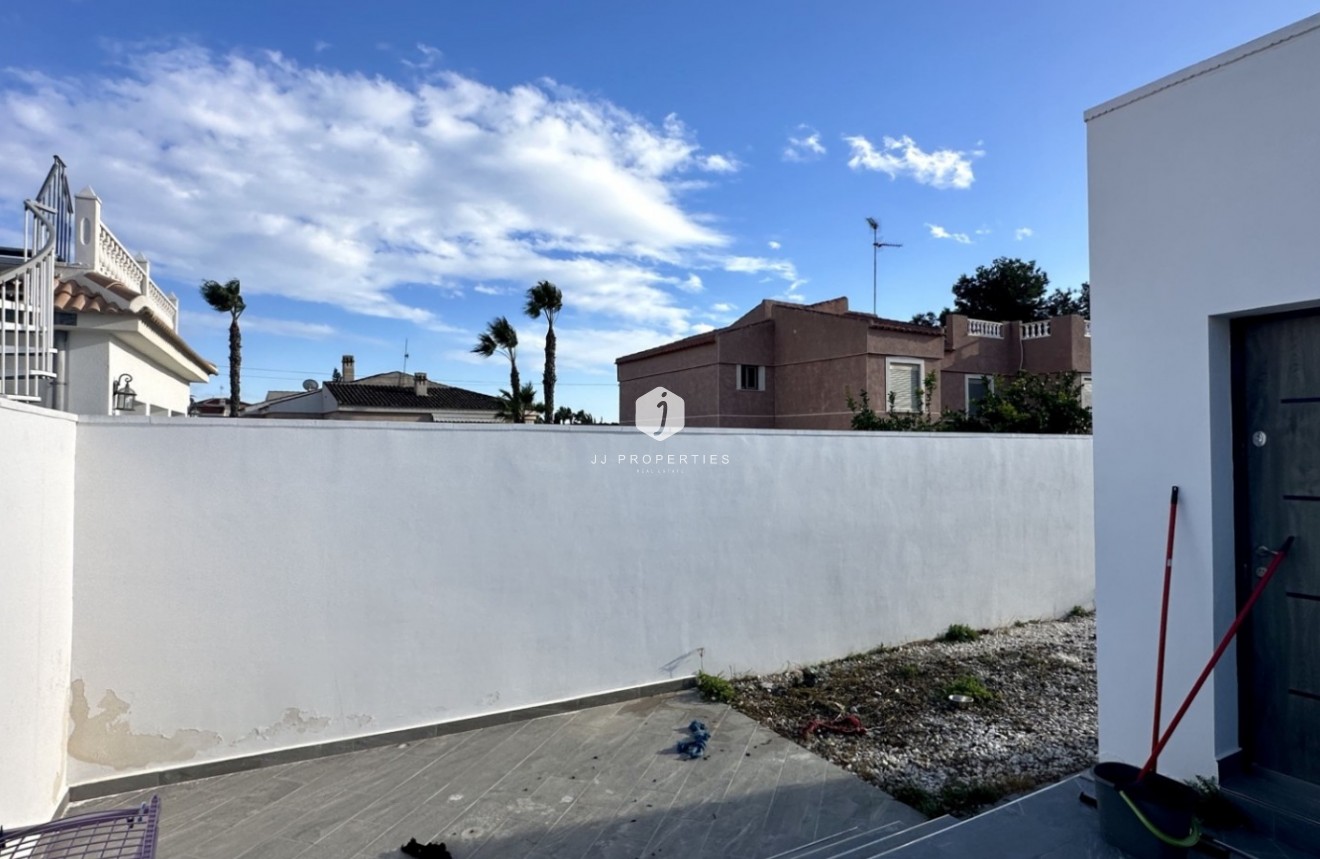 Resale - Villa -
Rojales - Inland