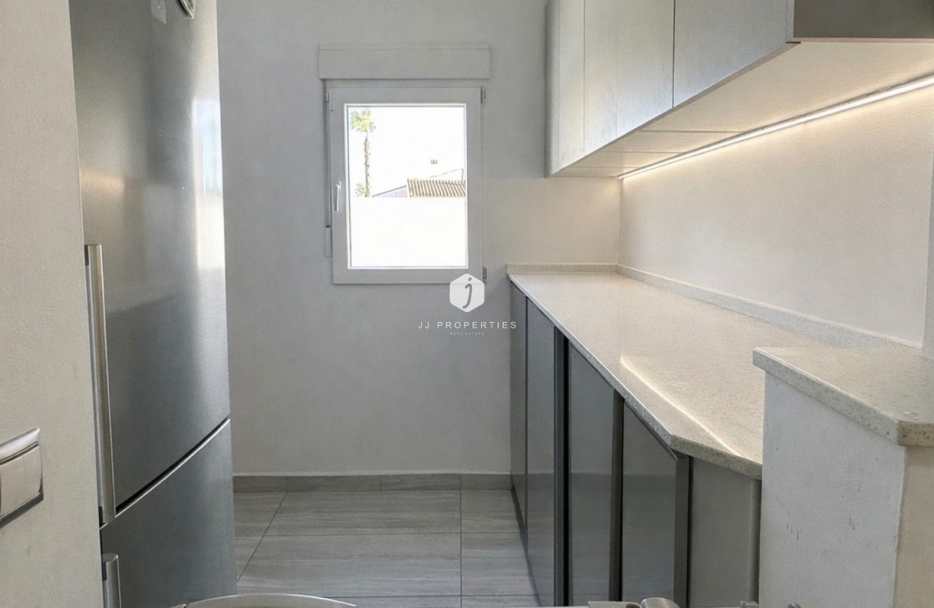 Resale - Villa -
Rojales - Inland