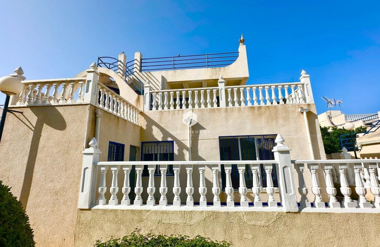 Resale - Chalet -
Torrevieja - Carrefour