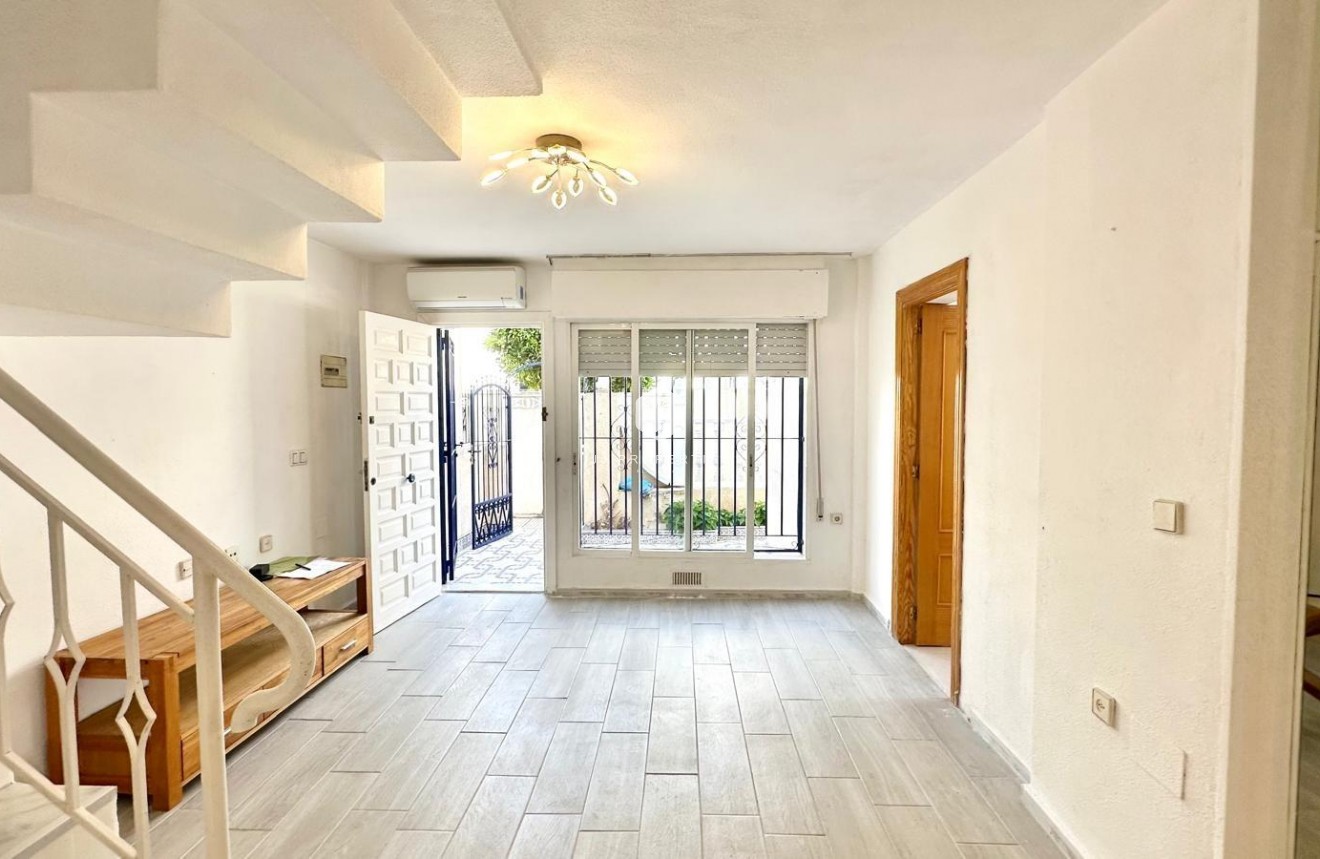 Resale - Chalet -
Torrevieja - Carrefour