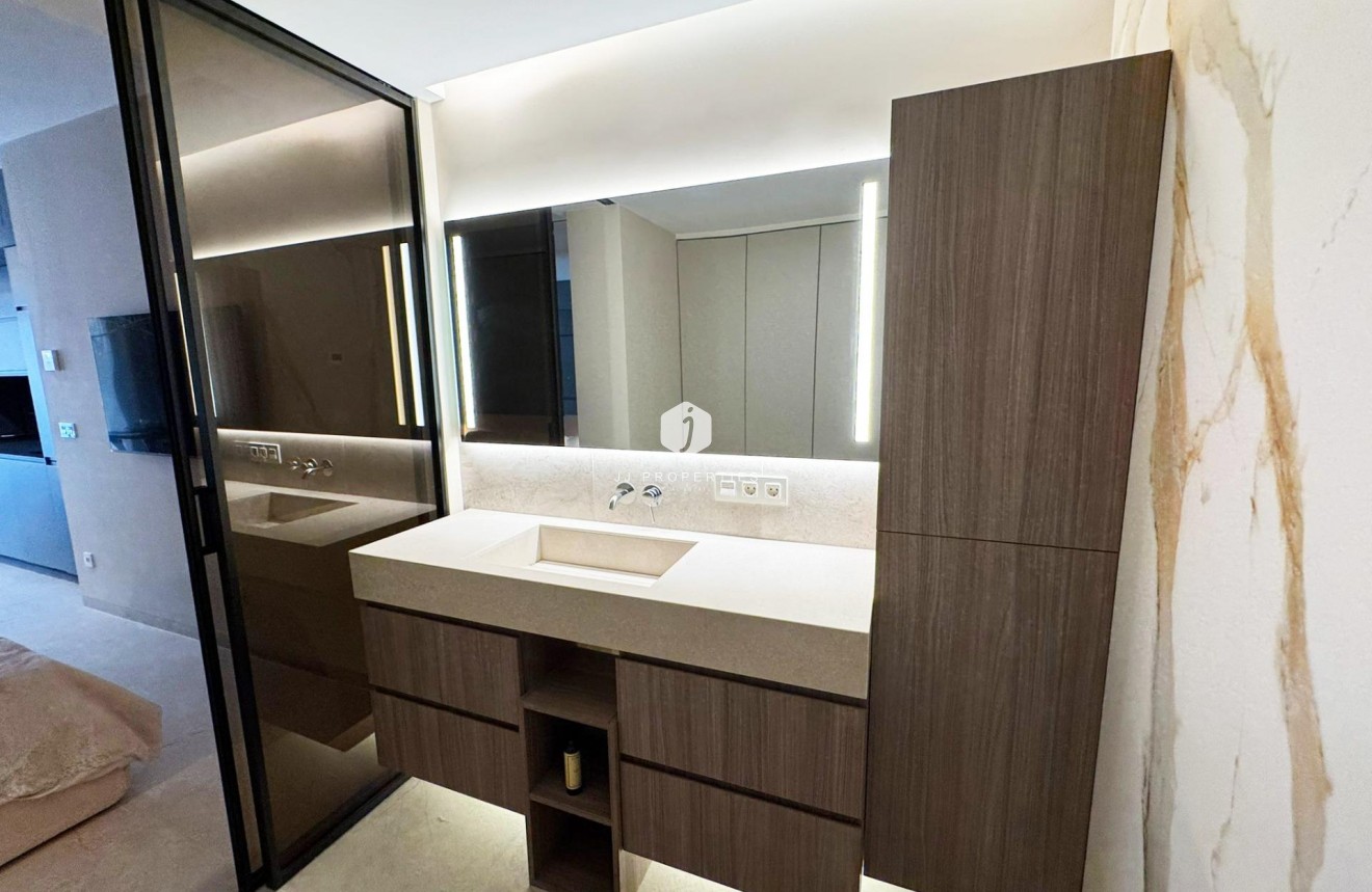 Resale - Apartment / flat -
Torrevieja - Playa de los Locos