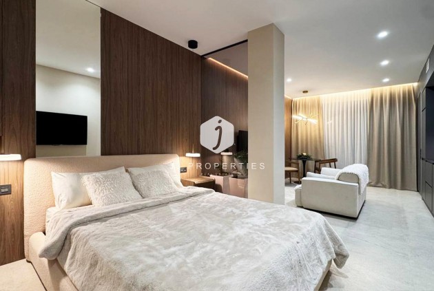 Resale - Apartment / flat -
Torrevieja - Playa de los Locos