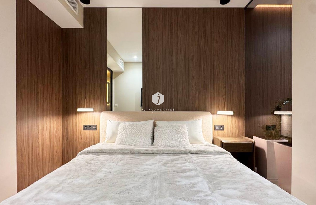 Resale - Apartment / flat -
Torrevieja - Playa de los Locos