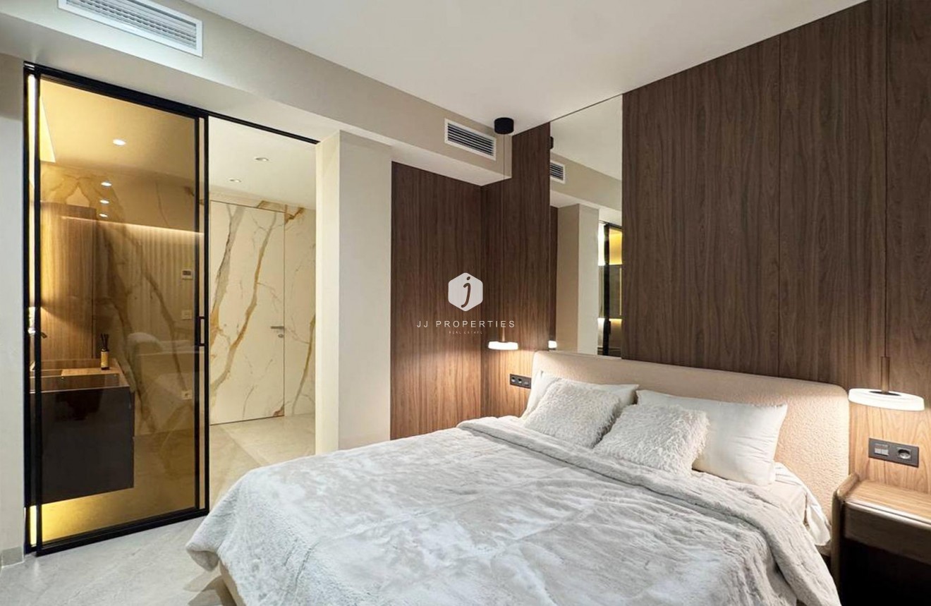 Resale - Apartment / flat -
Torrevieja - Playa de los Locos