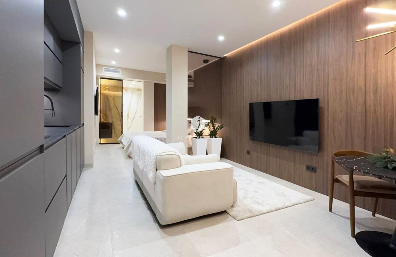 Resale - Apartment / flat -
Torrevieja - Playa de los Locos