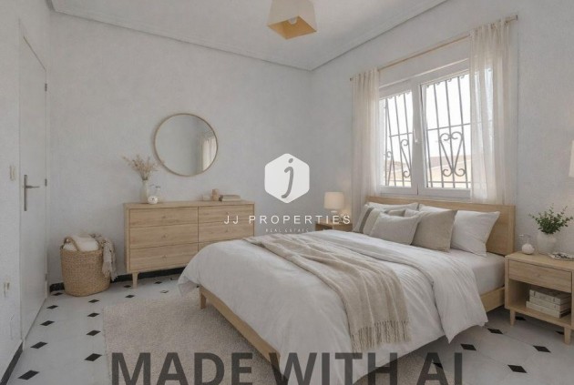 Resale - Chalet -
Torrevieja - La Siesta - El Salado - Torreta