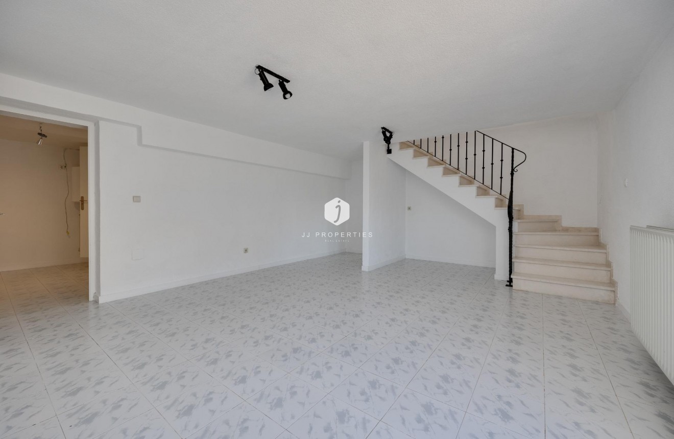 Resale - Chalet -
Torrevieja - La Siesta - El Salado - Torreta