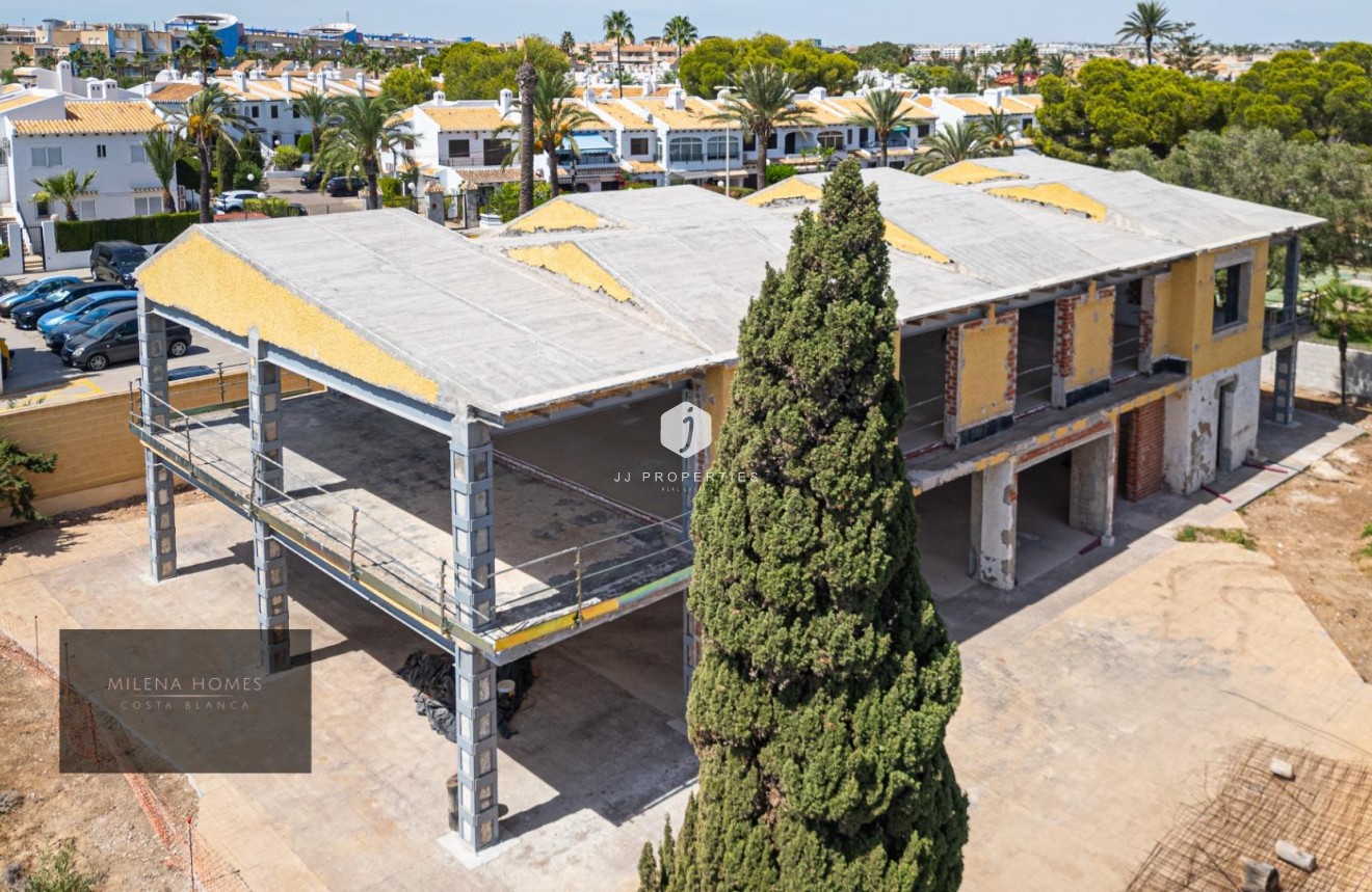 D'occasion - Villa -
Cabo Roig