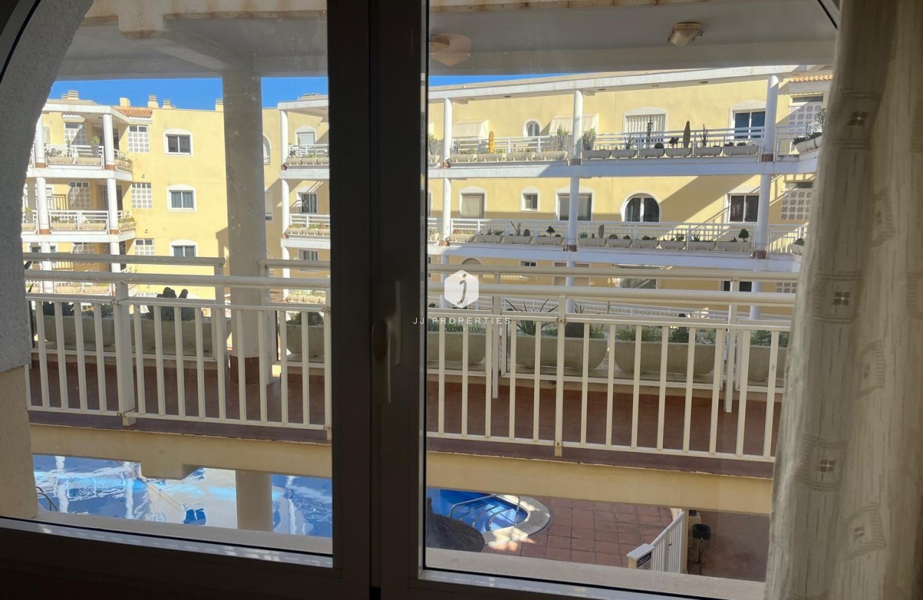 Resale - Apartment / flat -
Orihuela Costa - Campoamor
