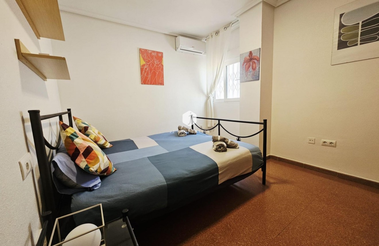 D'occasion - Appartement -
Torrevieja - Estacion de autobuses